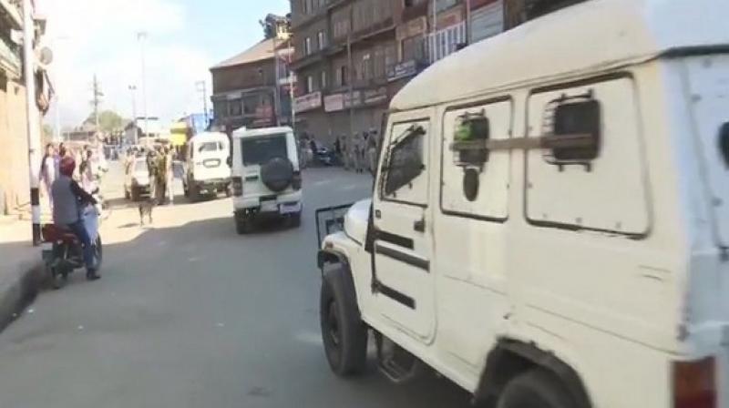 3 injured in grenade attack by militants in Srinagar
