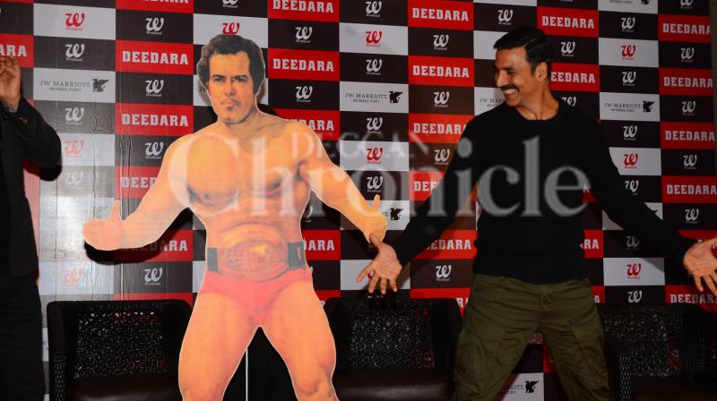 Akshay at the book launch of the great wrestlers biography Deedara aka Dara Singh.