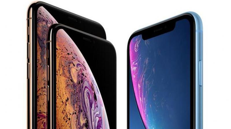 Apple has recently activated a software in the iPhone XS, XS Max and iPhone XR which sends a warning to users if they try to replace their iPhones batteries anywhere except from Apple.