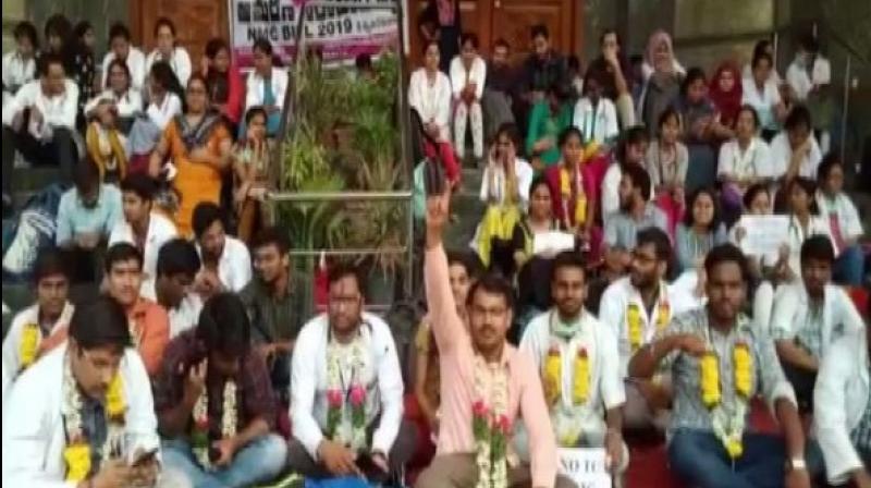 Junior doctors in Hyd boycotts medical practices, continues protest against NMC Bill