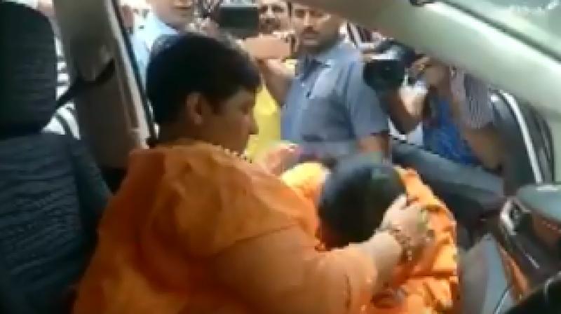 Video: BJPâ€™s ex-Bhopal MP Uma Bharti has â€˜emotionalâ€™ meet with Pragya