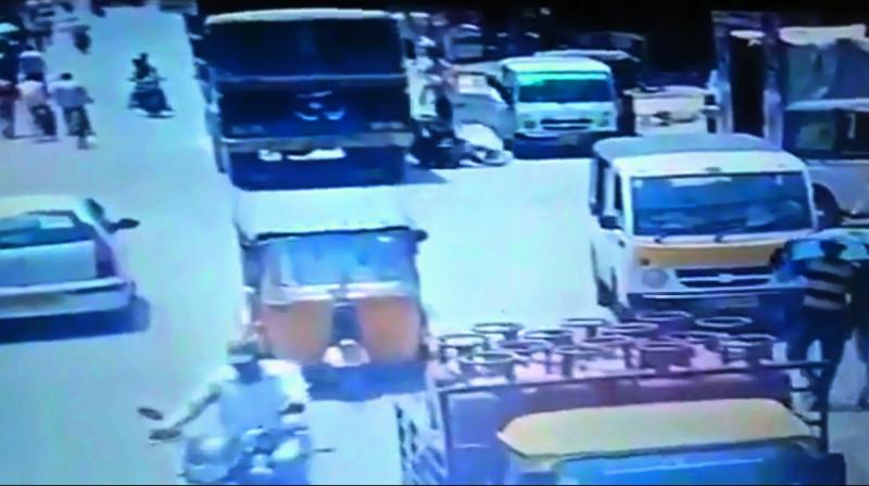 Hyderabad: Two fall to death after driver flings open door