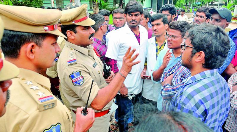 Hyderabad: Junior doctors step up stir as â€˜Drâ€™ tag loses sheen