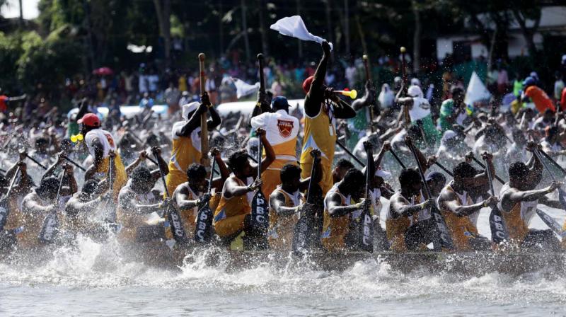 Nadubhagom wins Karuvatta boat race