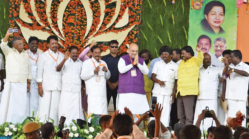 Amit Shah slams DMK-Congress for choice of poll candidates