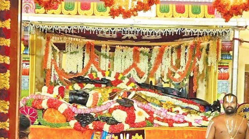 Athi Varadhar darshan timing extended as devotees swell