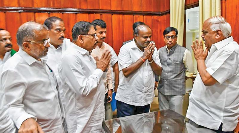 Congress-JD(S) loses trust vote, H D Kumaraswamy quits
