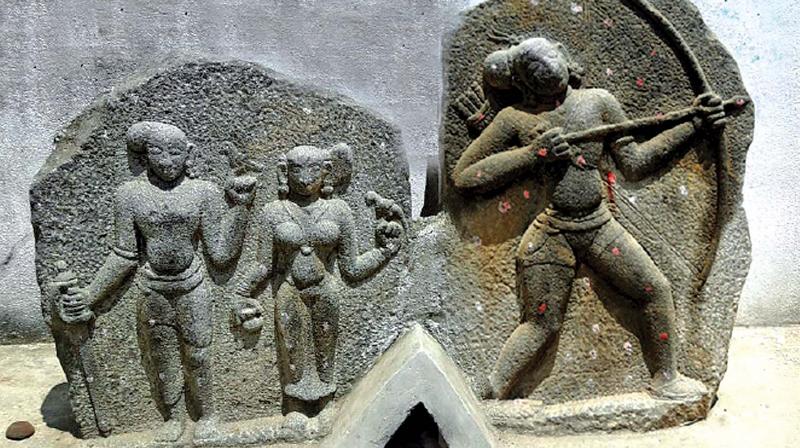 The stone memorial of the Nayak hero and the Sati-stone discovered at Arani. (Photo: DC)