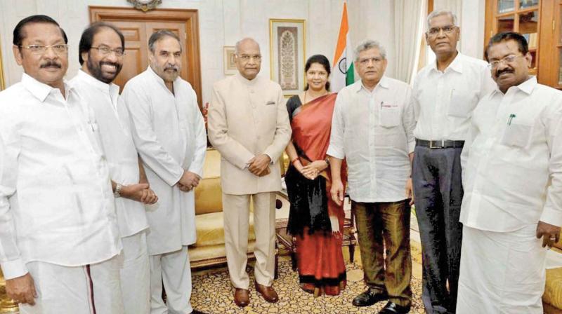 President Ramnath Kovind with Congress leader Anand Sharma, DMKs Kanimozhi, CPIs D Raja, CPI(M)s Sitaram Yechury and DMKs Tiruchi Siva in New Delhi on Thursday. The Opposition MPs met the President to seek his intervention for the floor test in TN assembly. (Photo: AP)