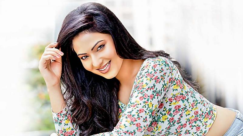 Nikesha Patel to star opposite GV Prakash in her next