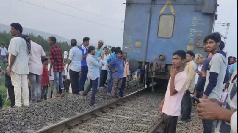 Train engine runs for 10 km after getting detached from coaches in Andhra Pradesh