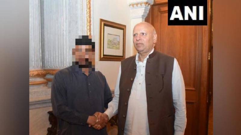 Pakistan Punjab governor meets father of abducted Sikh girl