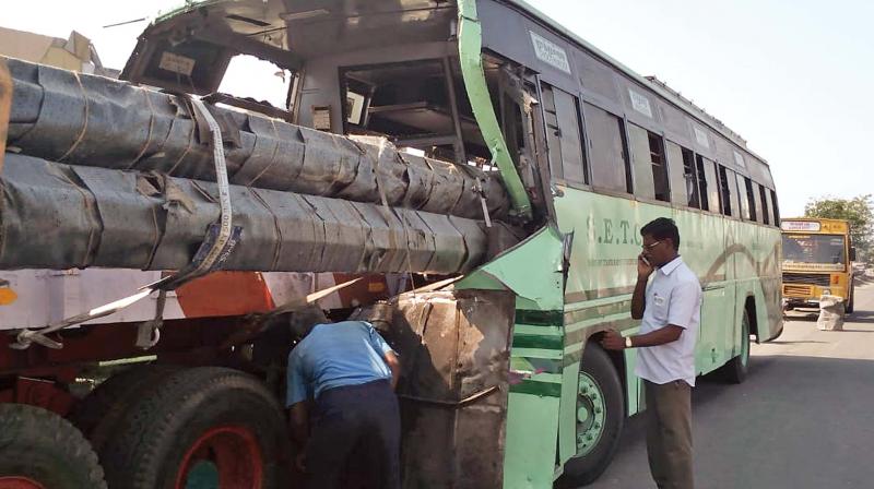 20 injured as government bus rams truck near Vandalur