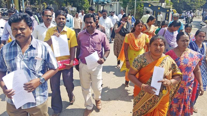 Parents petition Kovai collector against school