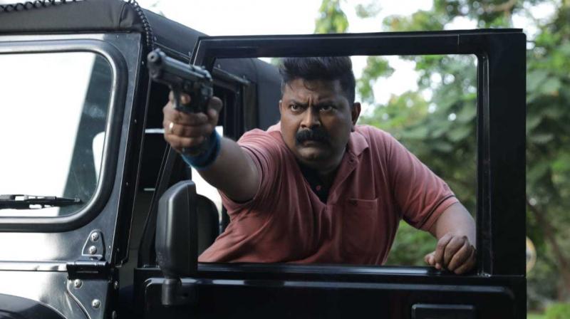 Suttu Pidikka Utharavu movie review: Absorbing thriller, loses steam halfway