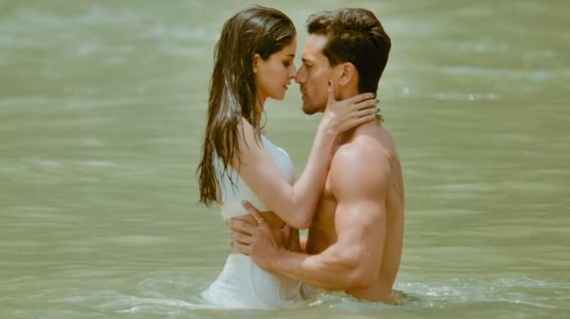Fakira song: \SOTY 2\ pair Tiger Shroff-Ananya Panday create love in the air; watch
