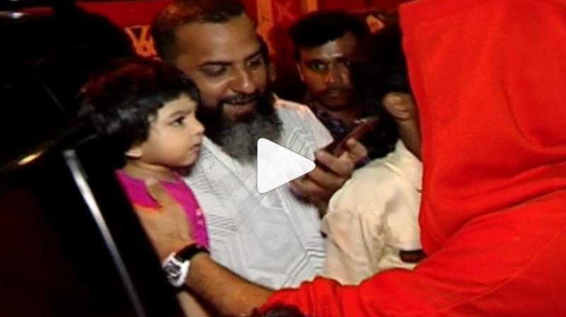 Watch: Ranveer Singh\s bright orange outfit leaves a kid in tears; video goes viral