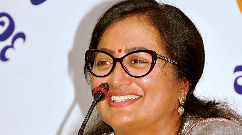 Minister Puttaraju is a good actor: Sumalatha Ambareesh
