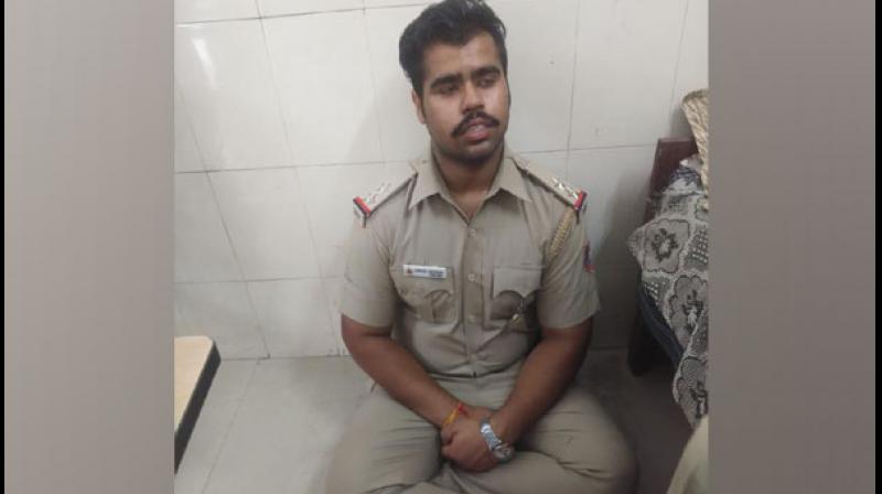 Man arrested for posing as police officer in Delhiâ€™s Karol Bagh metro station