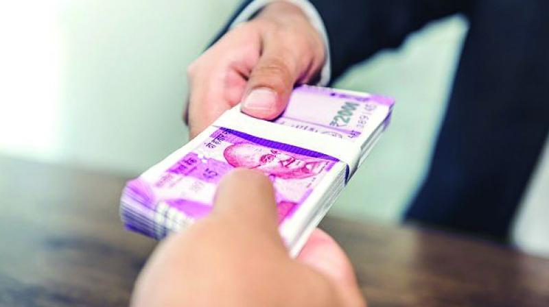 Fiscal deficit hits Rs 4.32 lakh crore in Q1