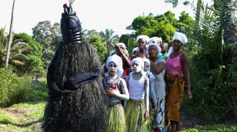 The challenge is to eliminate female genital mutilation, but not the Bondo culture. (Photo: AFP)