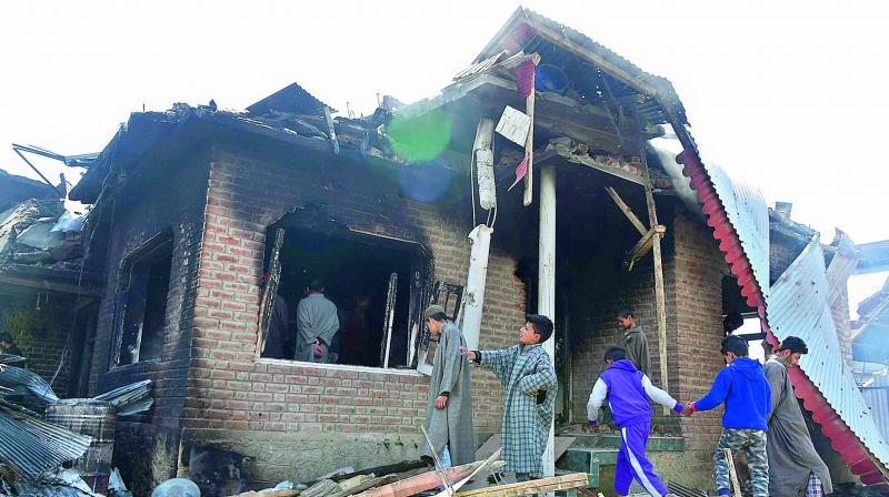 Srinagar: 6 militants, minor hostage killed in gunbattle