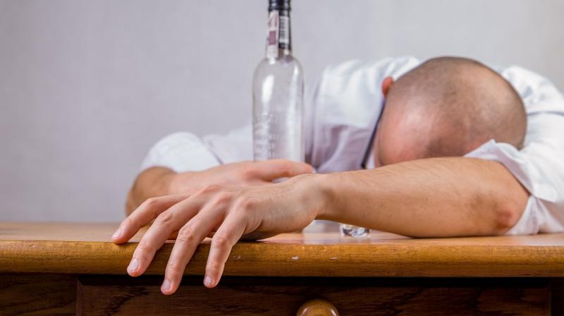 Newspaper coverage misrepresents the fact that binge-drinking remains a predominantly male activity. (Photo: Pixabay)