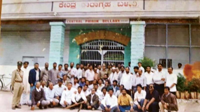 A picture of Dharwad HC bench agitators who were released after being lodged in Ballari jail in 2000.