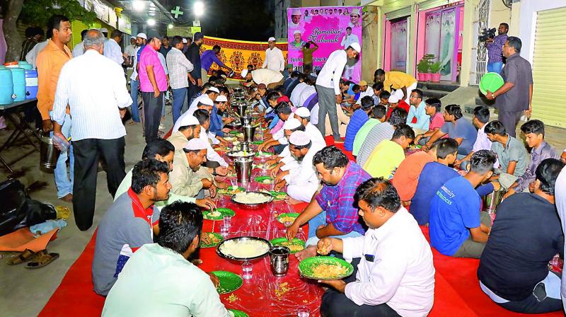 Hyderabad: Sehri service for hospitals gets admiration, blessings