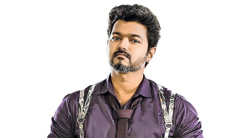 Vijay praised for rushing to rescue fans