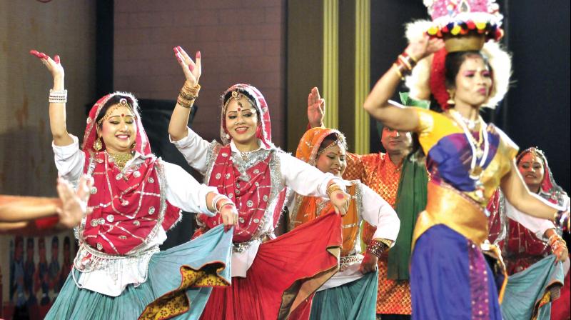 Artistes perform at Pravasi Bharatiya Divas in Bengaluru on Sunday evening. (Photo: R. Samuel)