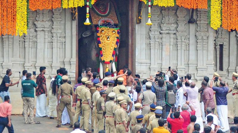 Star elephant Ramachandran heralds Thrissur Pooram