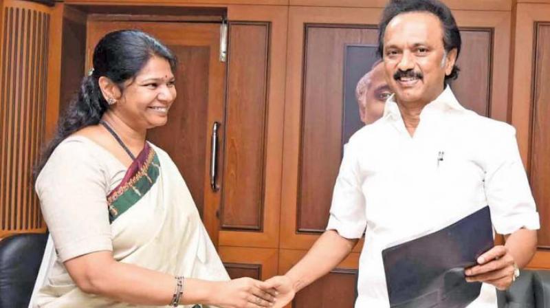 I-T raids MK Stalin\s sister Kanimozhi\s home in Tamil Nadu