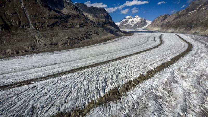 Intense heatwaves causes Swiss glaciers to melt