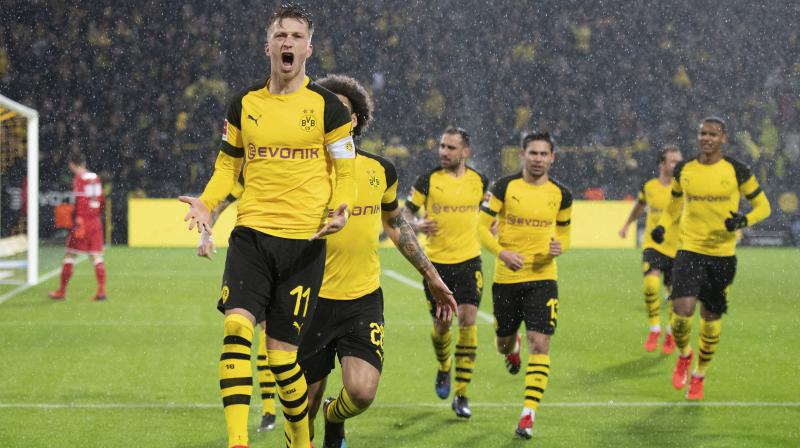 Bundesliga: Reus nets late minute goal to put Dortmund on top
