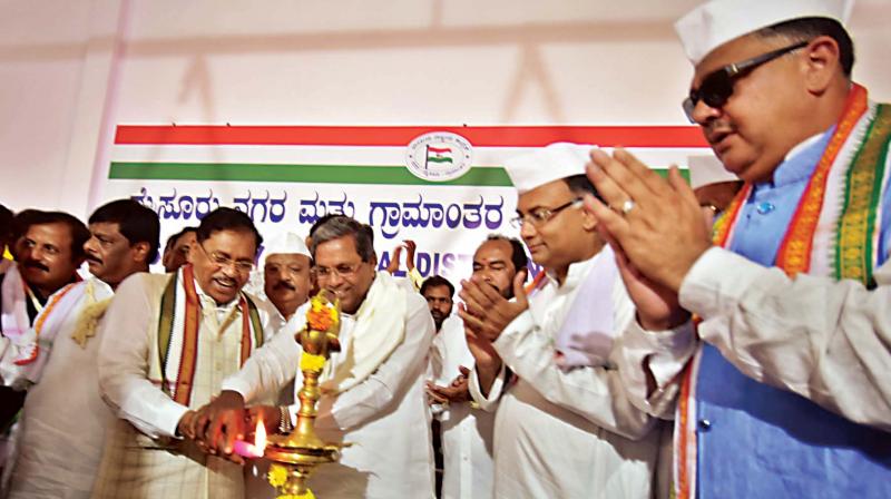 CM Siddaramaiah and KPCC president Dr G. Parameshwar at the inauguration of the new Congress office in Mysuru on Thursday. (Photo: DC)