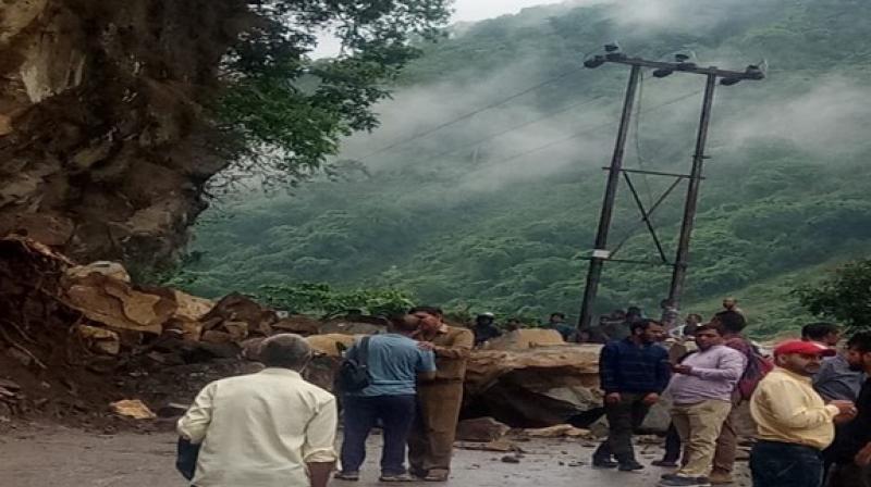 Himachal: NH 3 blocked near Mandi due to landslide