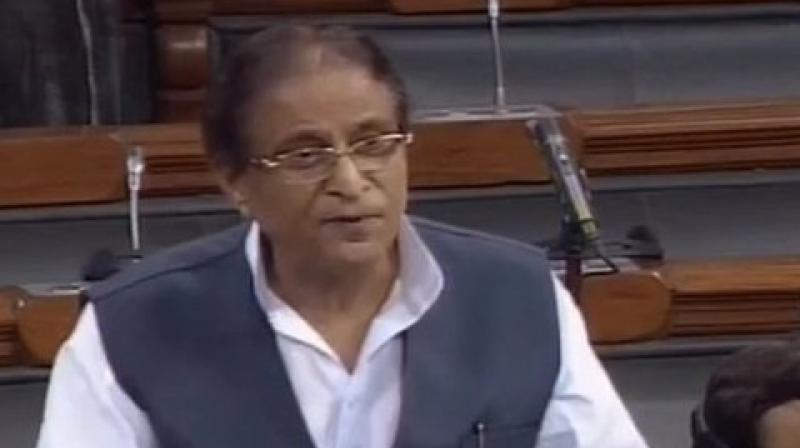Samajwadi Party MP Azam Khan asked to apologize for \sexist\ comment