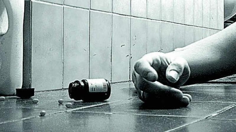 A cop committed suicide by consuming poison at the house of his paramour following a quarrel. (Representational image)