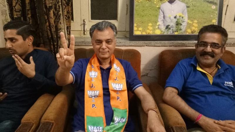 Himachal Pradesh Rural Development minister Anil Sharma (centre) is likely to make a formal announcement on Sunday. (Photo: ANI)
