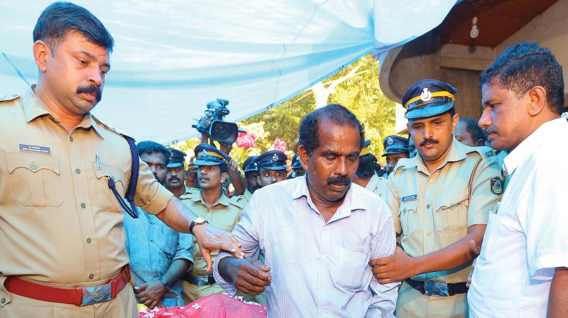 Suicide note: Family row led to suicides because of bankâ€™s threat in Marayamuttom