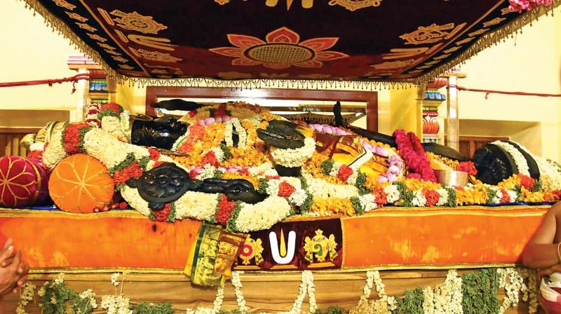 Kanchi Athi Varadhar Vaibhavam begins