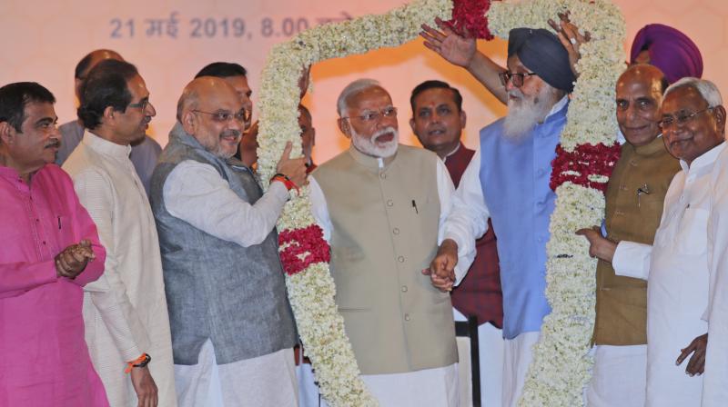 PM expresses concern over â€˜needless controversyâ€™ on EVMs at NDA meeting