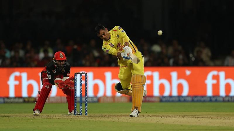 Twitter hails Dhoni despite losing against RCB, calls for Dhoni to be made the PM