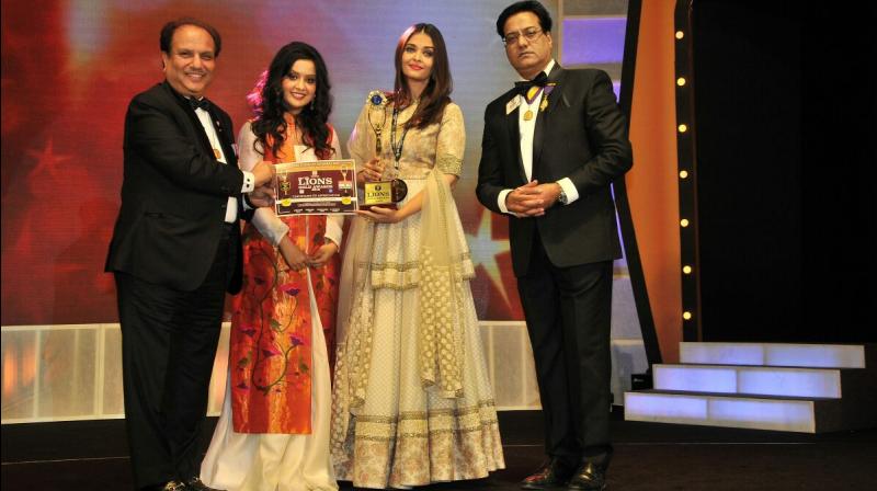 Aishwarya wins Best Actress of the Year Award for her performance in Sarbjit