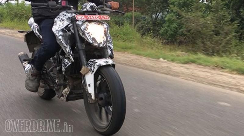 The 2017 KTM 200 Duke also seems to be inspired by the bigger 1290 SuperDuke R and features a sharp, low-set headlamp and tank shrouds. It is likely to be launched in the country early next year.