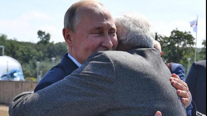 Modi, Putin hug, shake hands ahead of visit to Zvezda shipbuilding complex