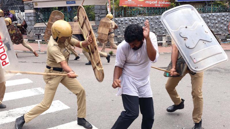 Thiruvananthapuram: Youth Congress march turns violent