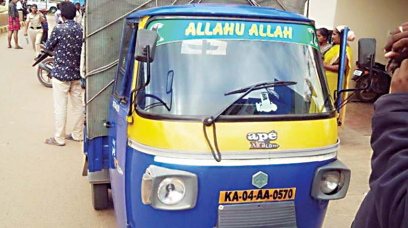 Bengaluru: School transports 20 kids in goods auto, case filed