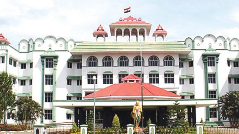 Madras High Court slams favouritism, orders exam